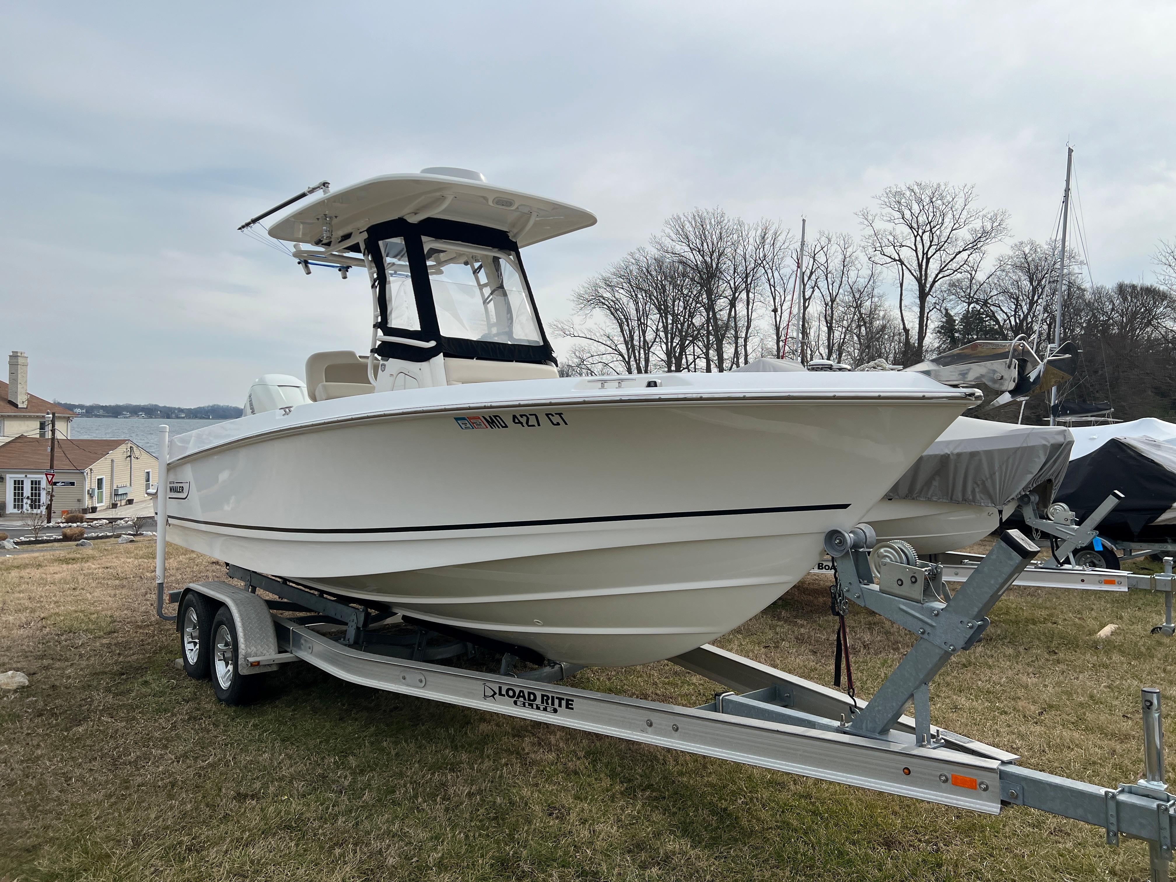 2018 Boston Whaler 230 Outrage