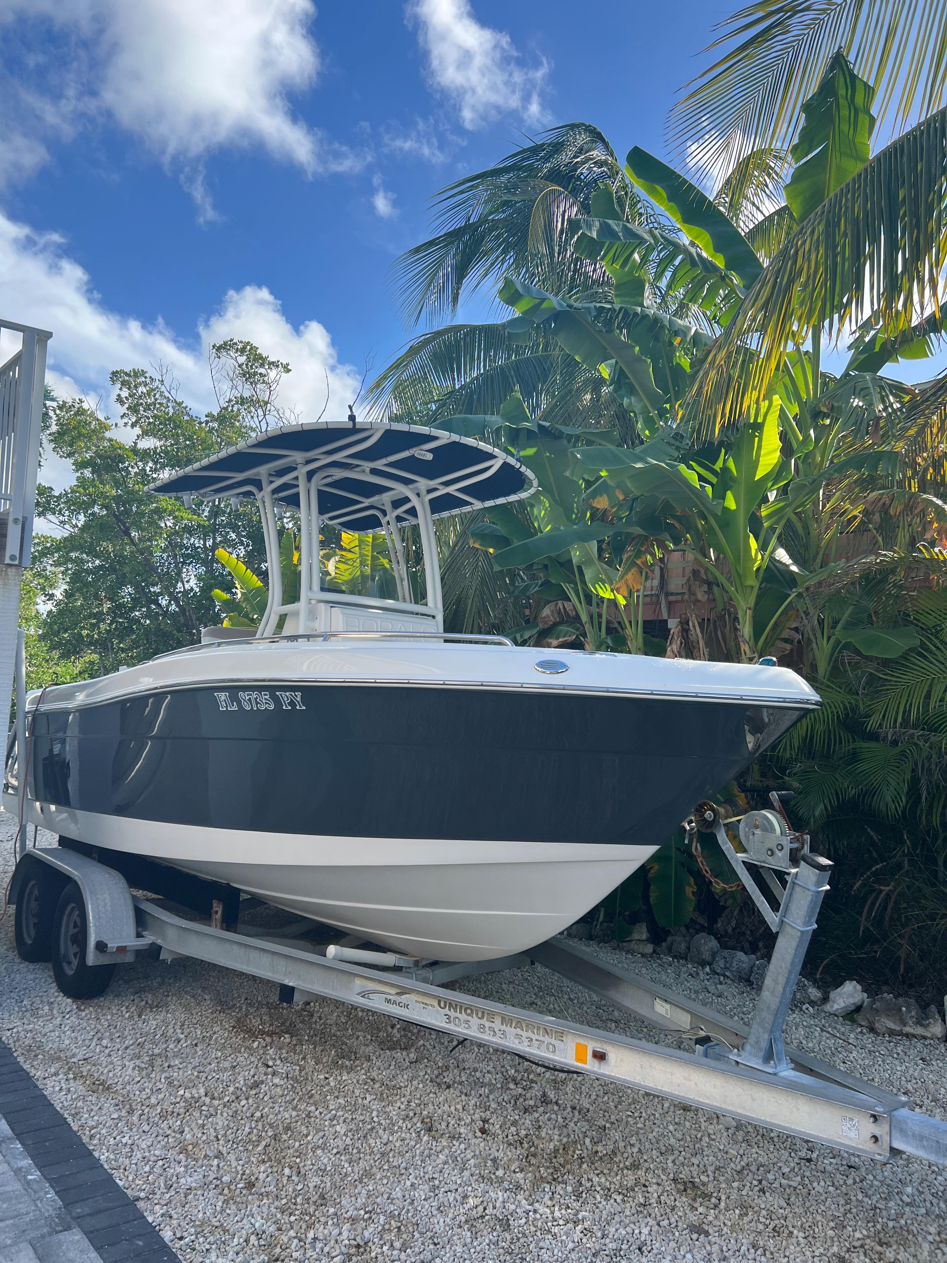 2015 Robalo R222 Center Console