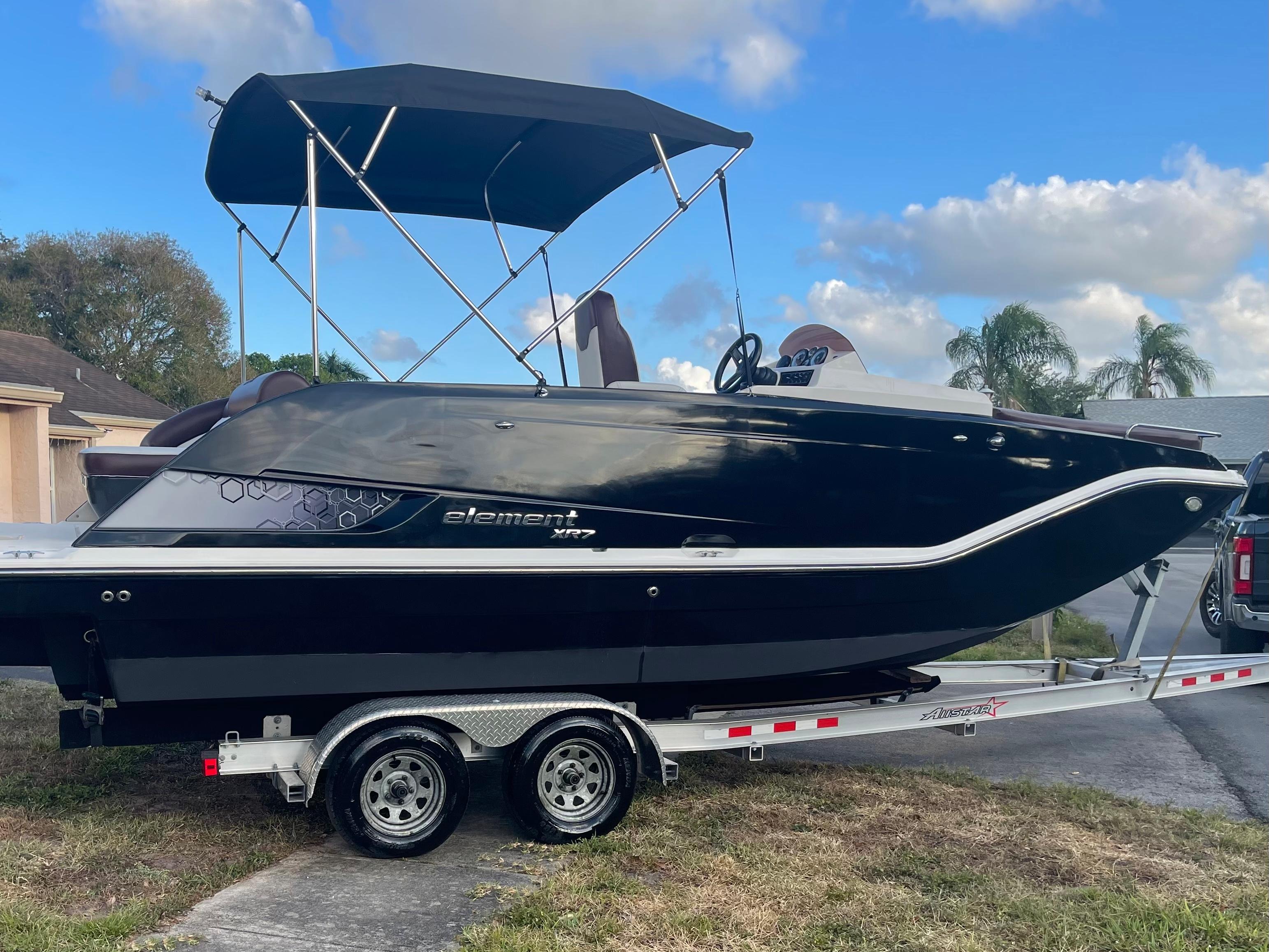 2018 Bayliner Element XR7