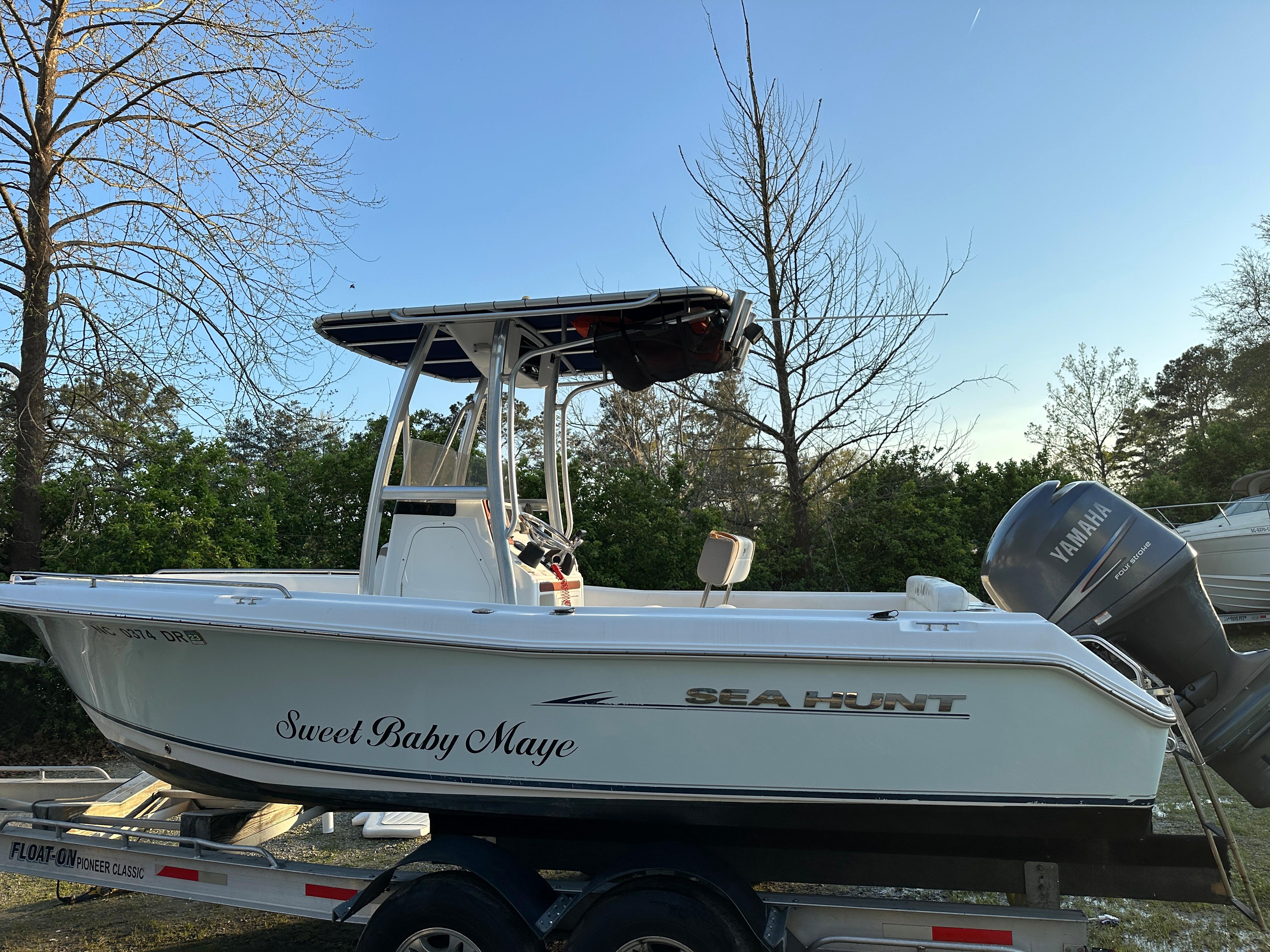 2010 Sea Hunt Ultra 210