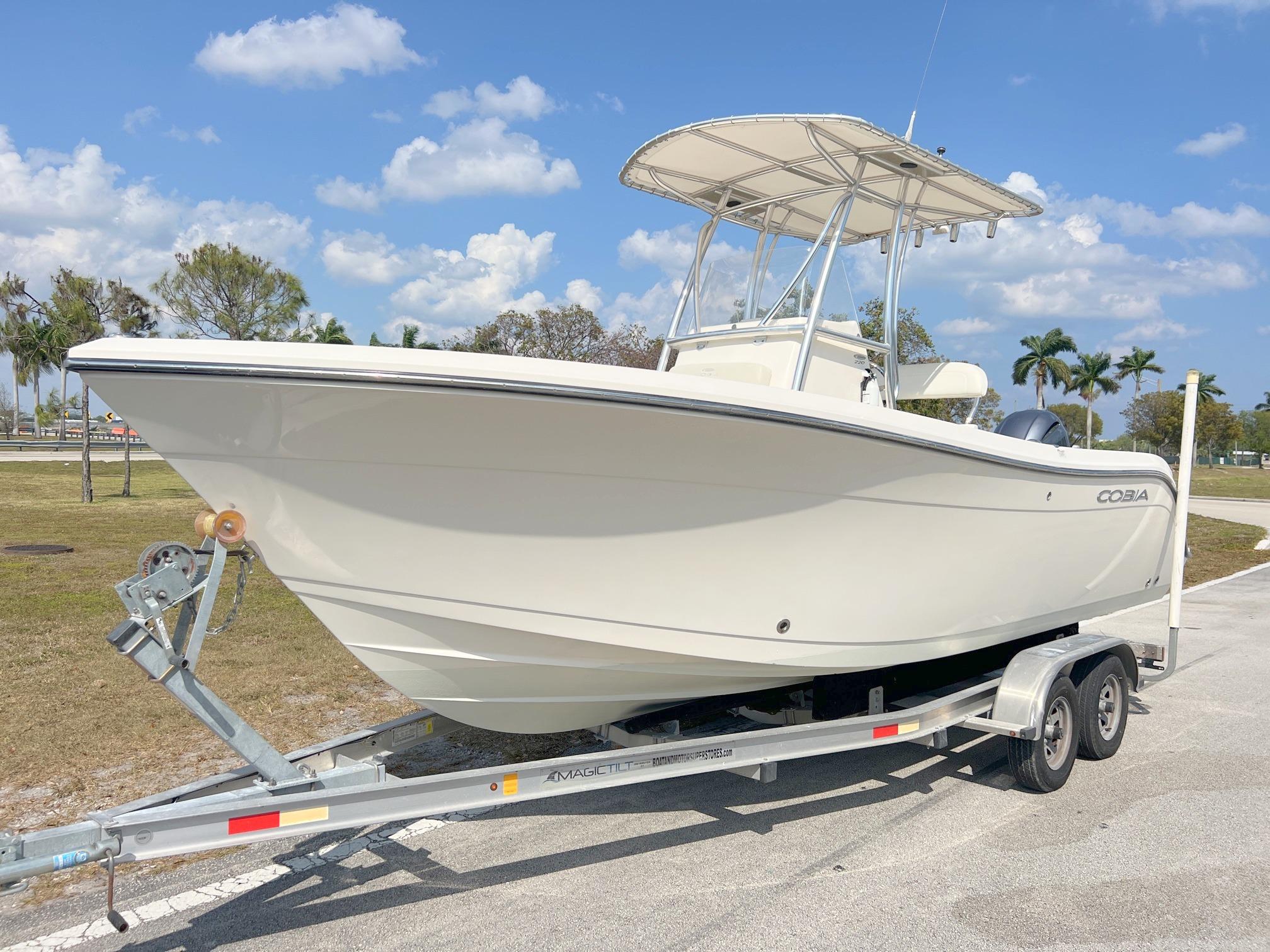 2018 Cobia 220 Center Console