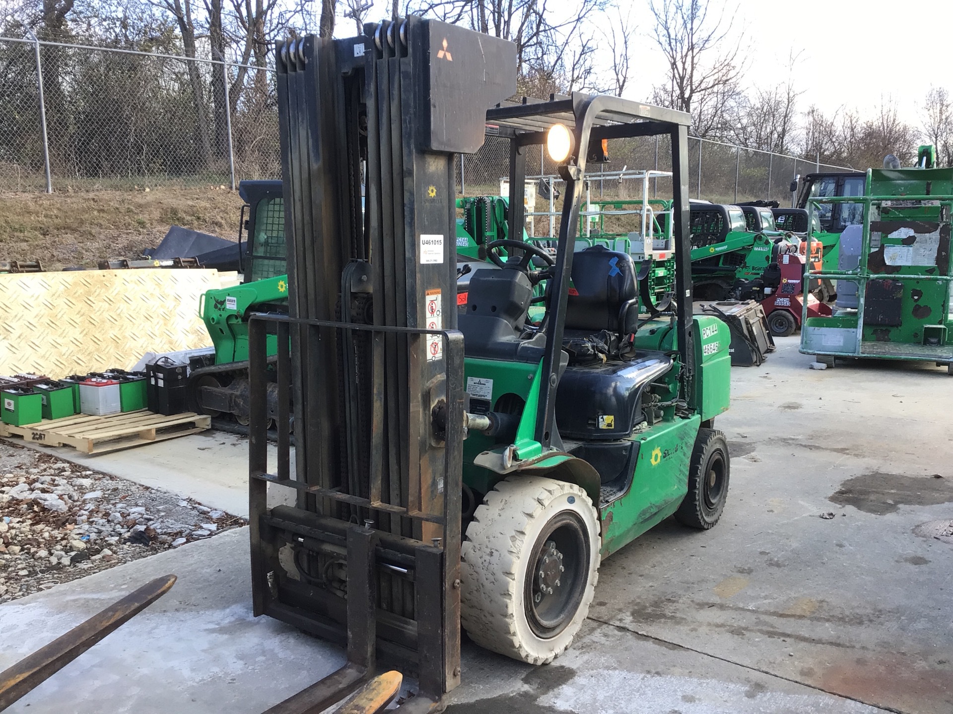 2012 Mitsubishi FG30N 4200 lb Pneumatic Tire Forklift