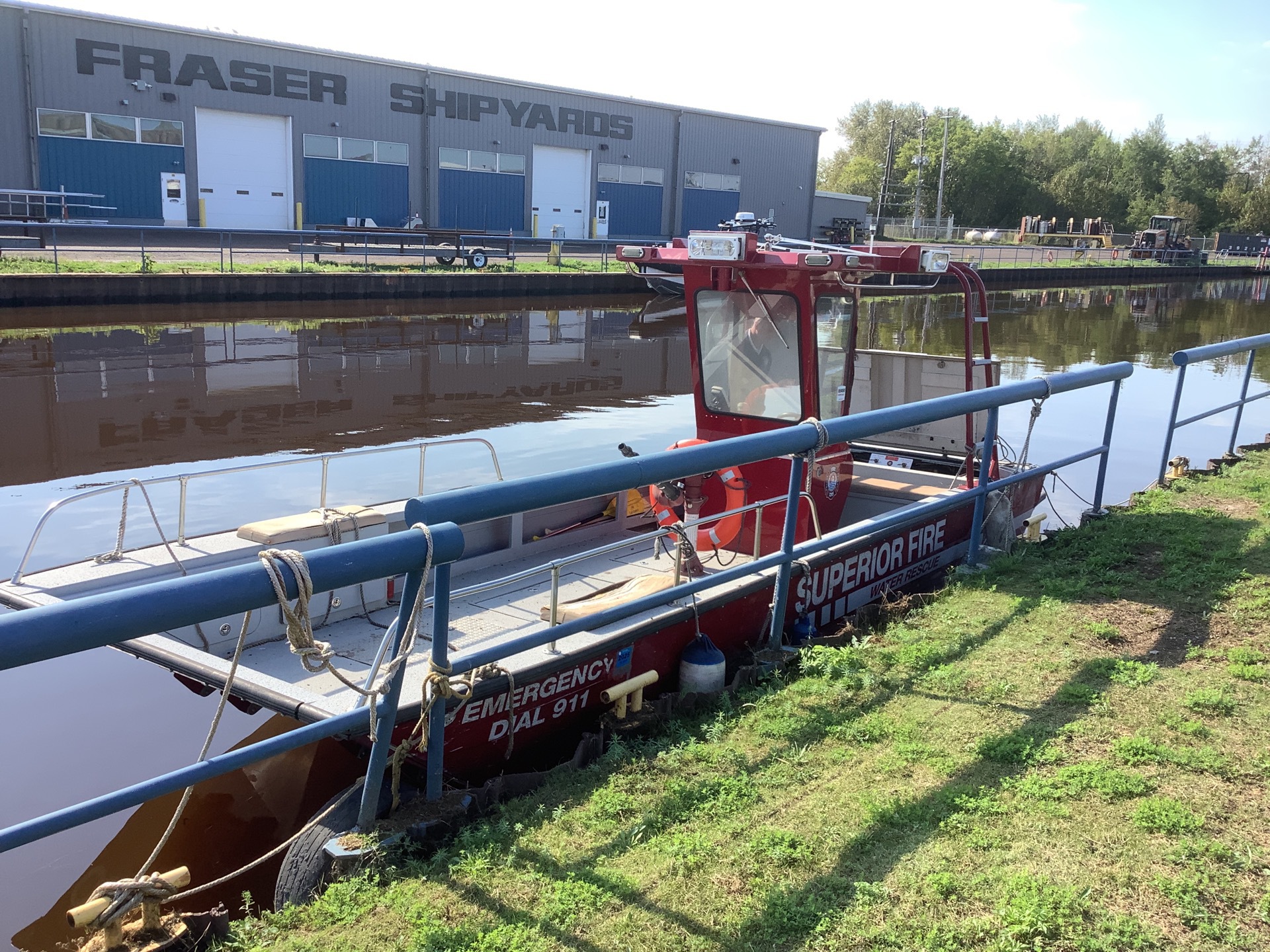 2007 SVI 26 ft Fire Boat w/ 2007 Eagle T/A Trailer