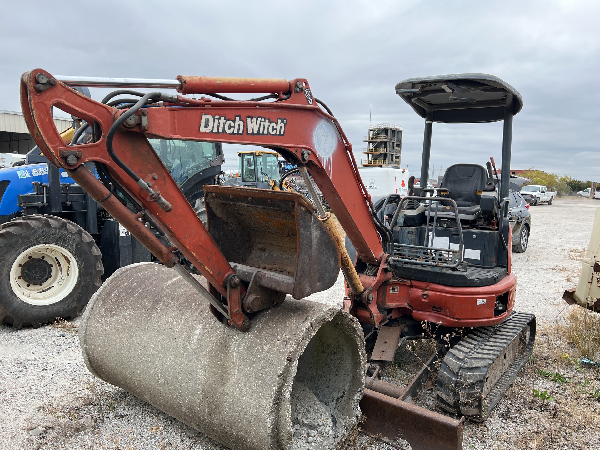 2005 Ditch Witch MX272 Mini Excavator