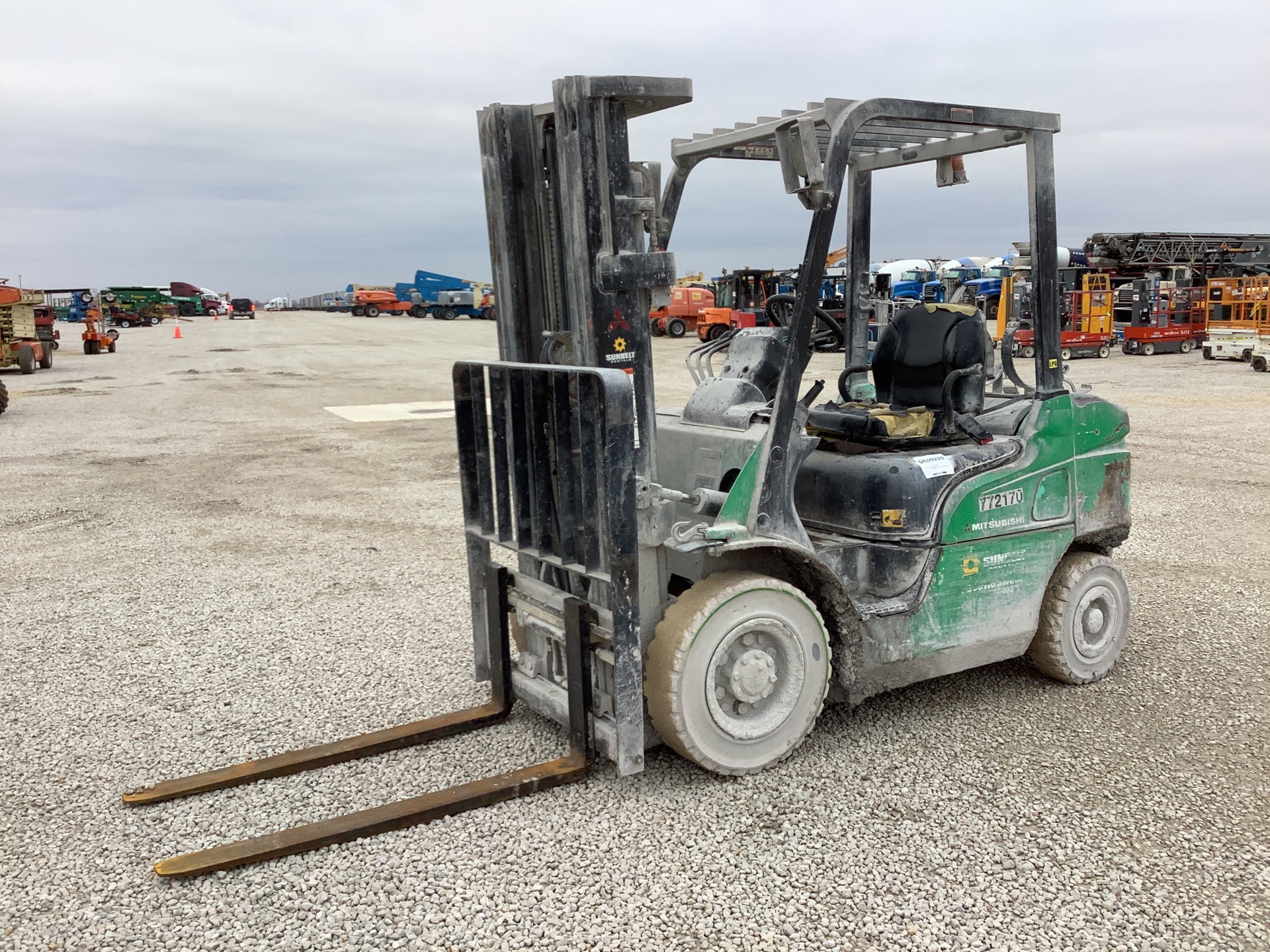 2015 Mitsubishi FG25N 4500 lb Pneumatic Tire Forklift