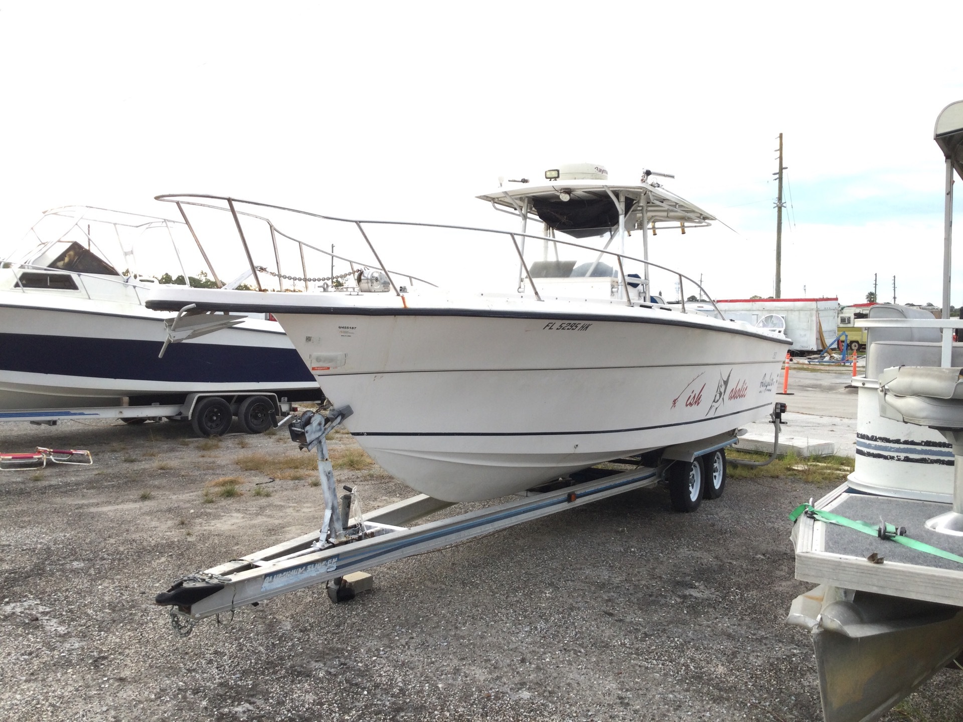 1995 Andor Angler 252 Center Console w/ T/A Aluminum Trailer