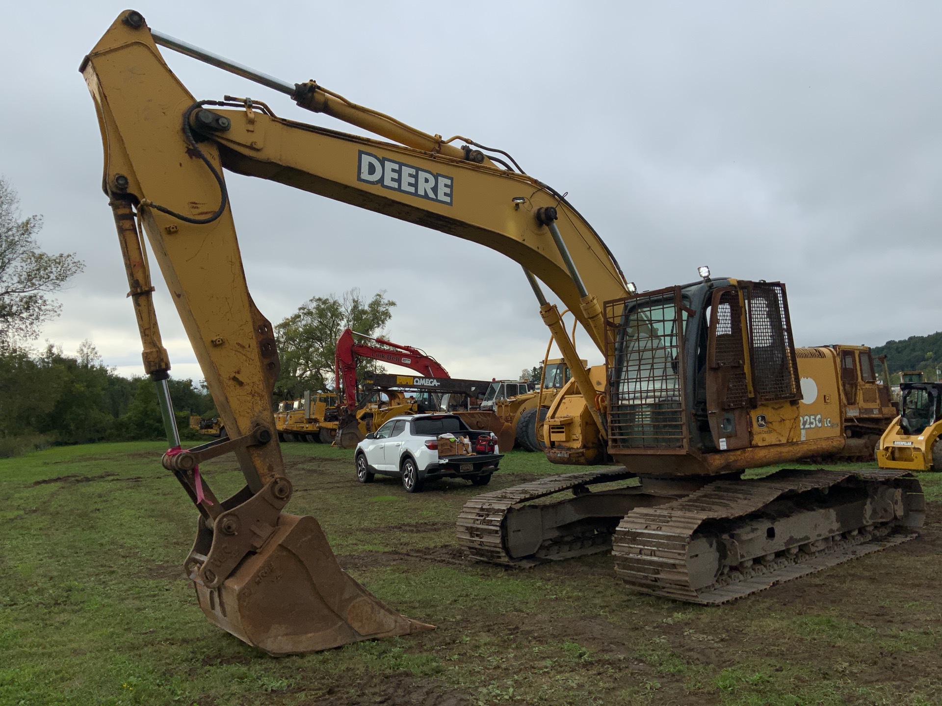 2005 John Deere 225CLC Tracked Excavator