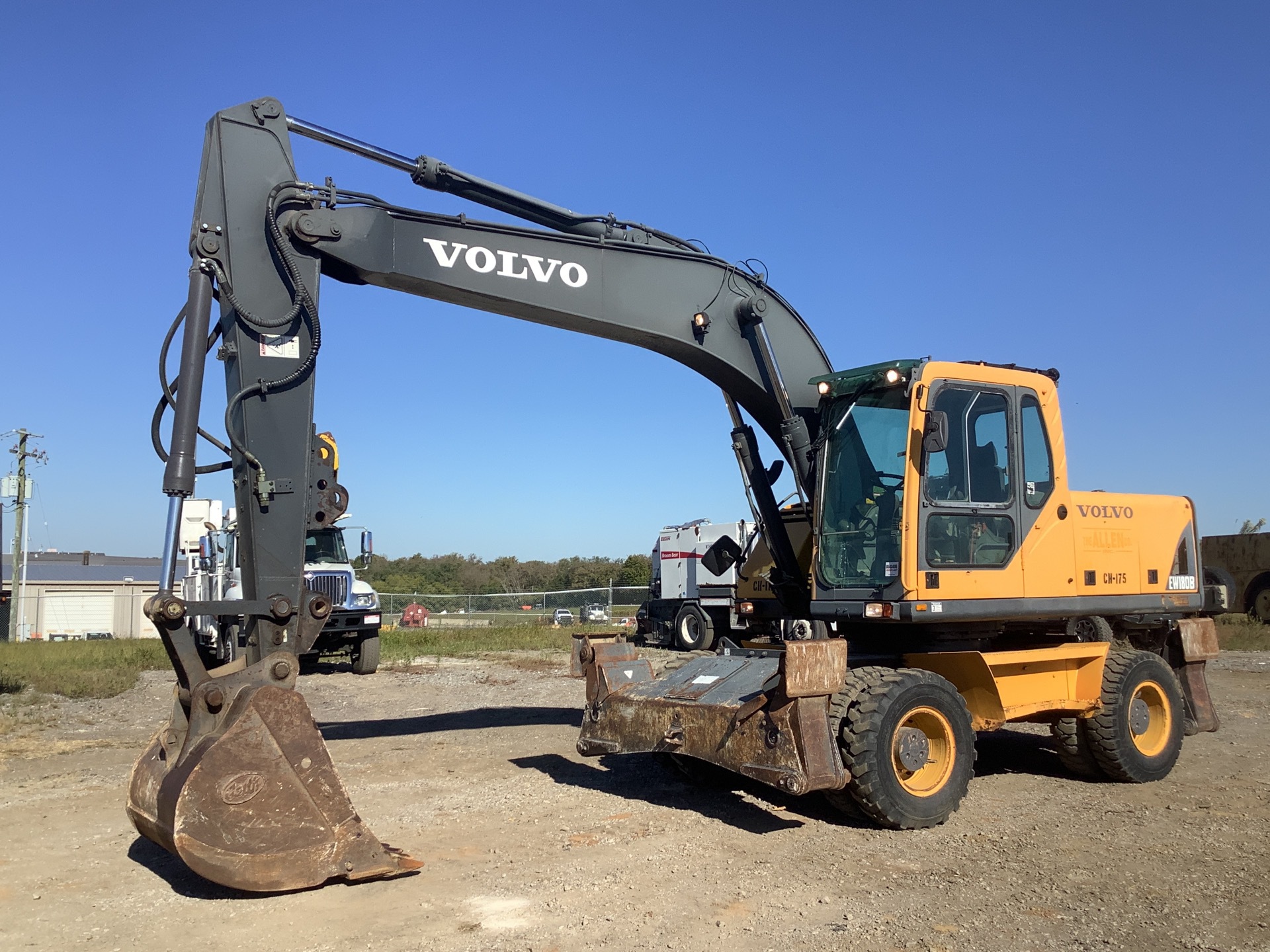 2005 Volvo EW180B 4x4 Highway Wheeled Excavator