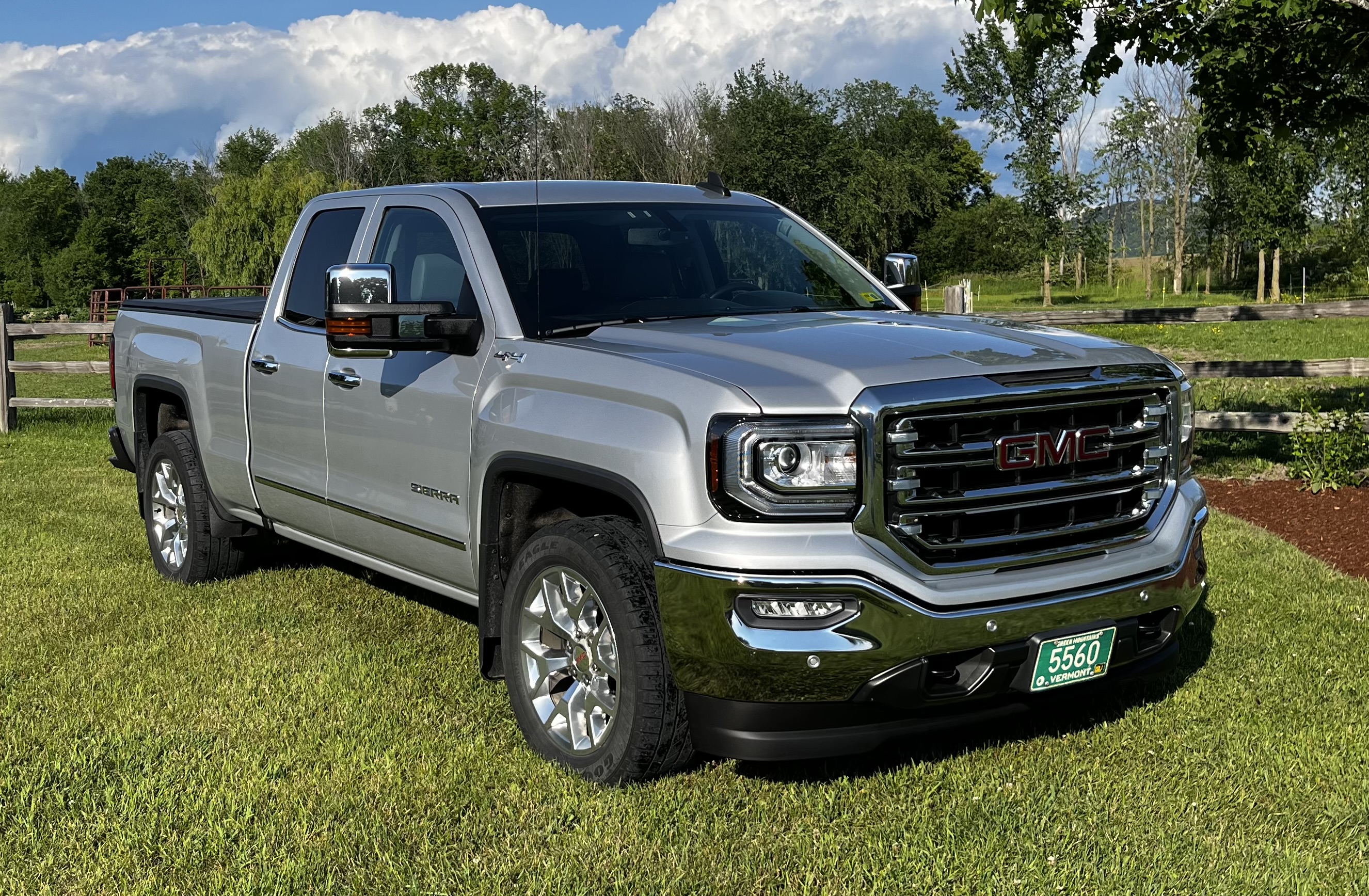 2017 GMC Sierra 1500 SLT w/ Max Trailering Package