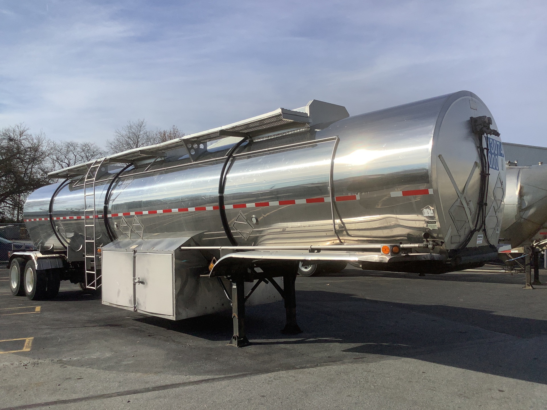 1987 Bar-Bel T/A Tanker Trailer