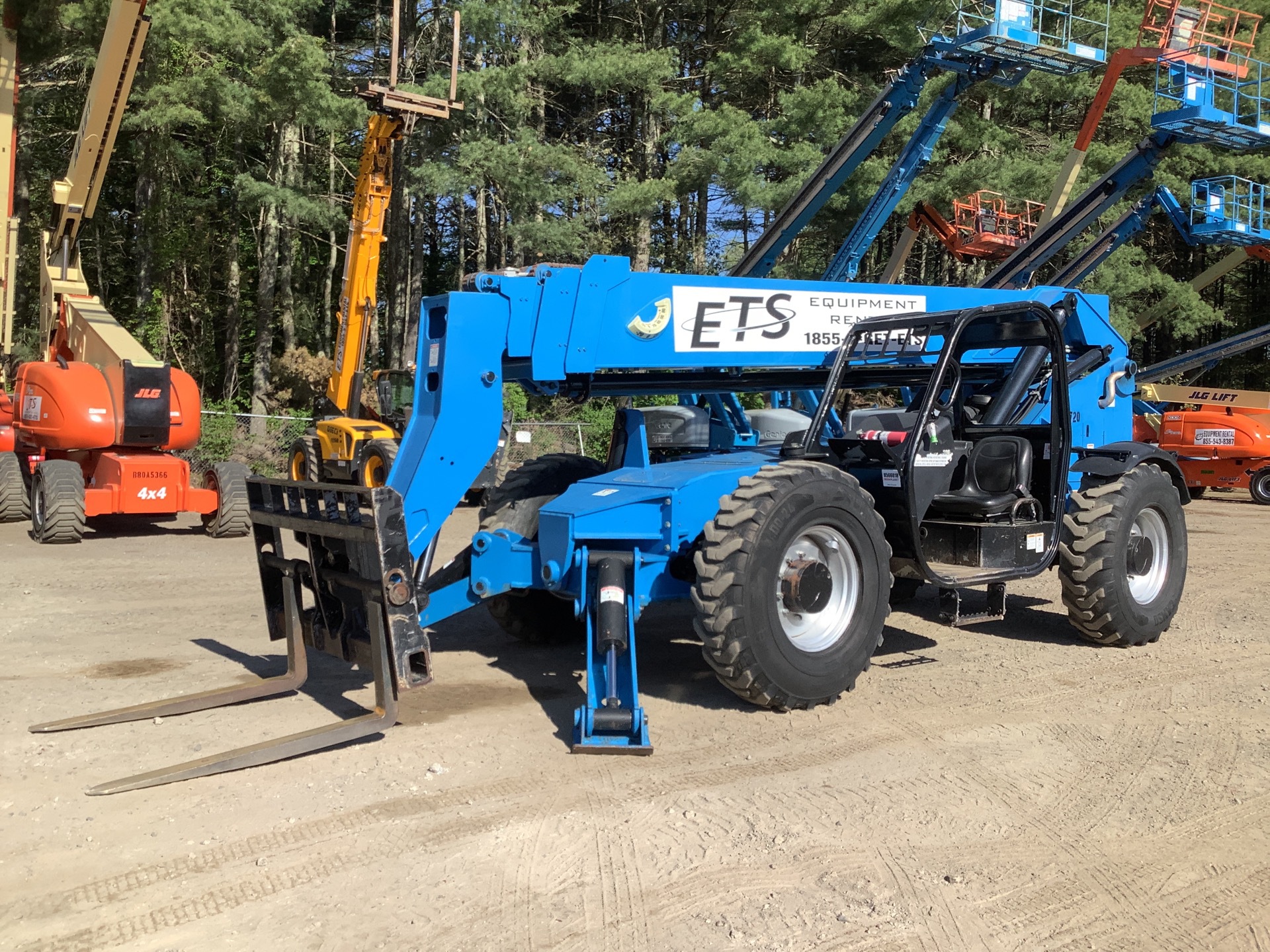 2011 Genie GTH-1056 Telehandler