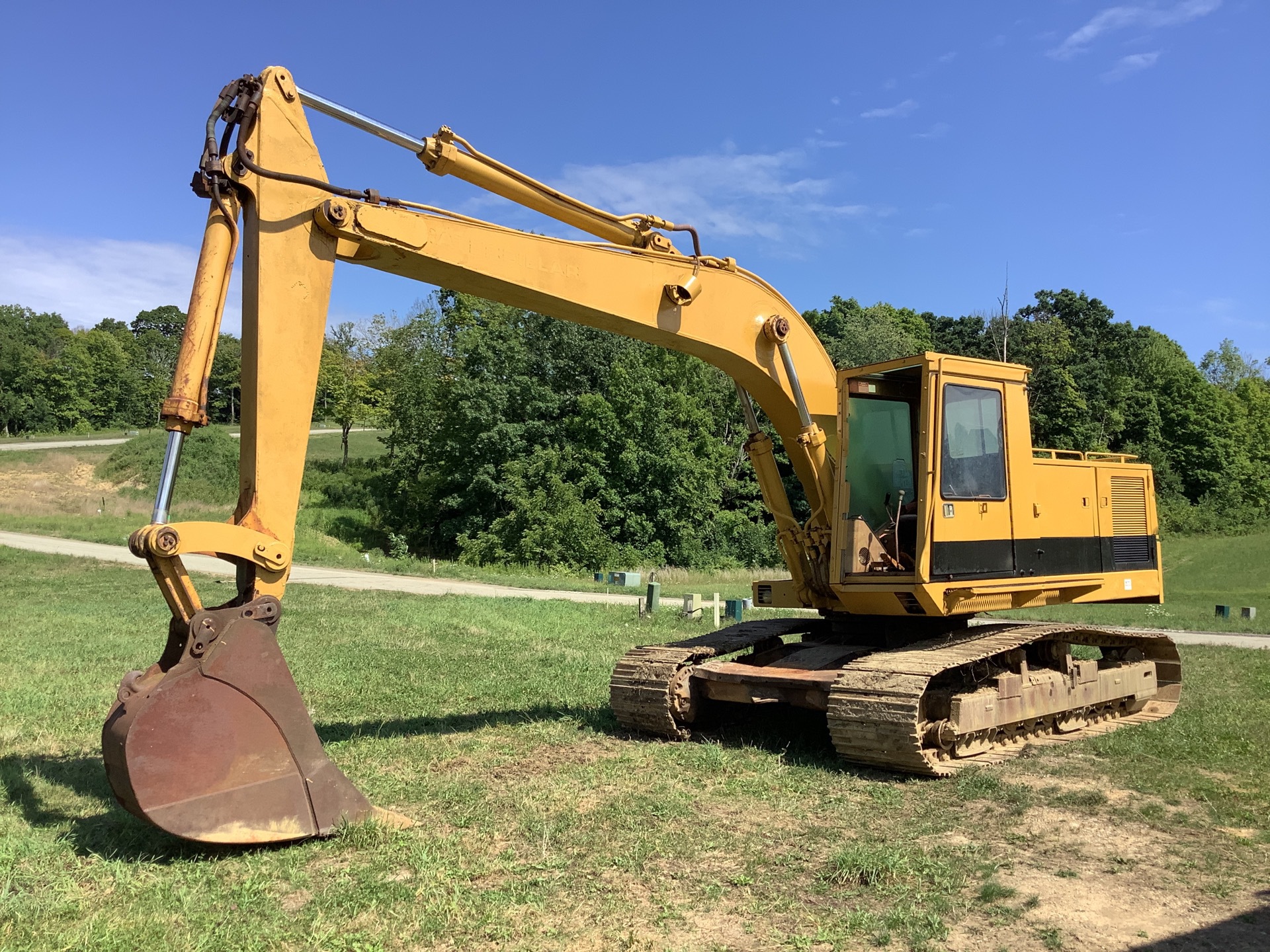 1981 Cat 225 Tracked Excavator