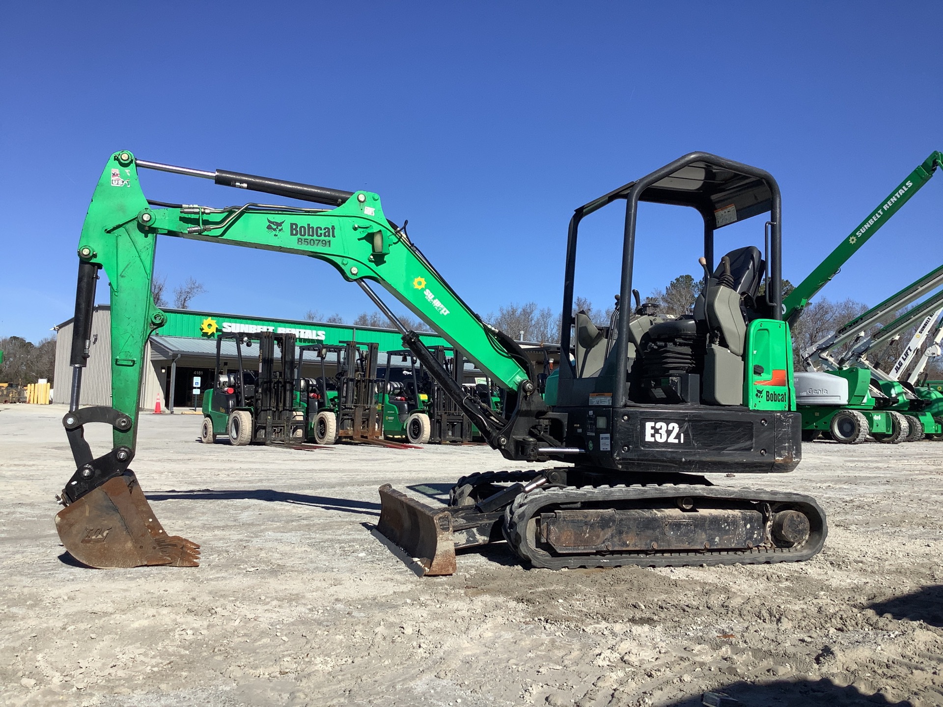 2016 Bobcat E32i Mini Excavator