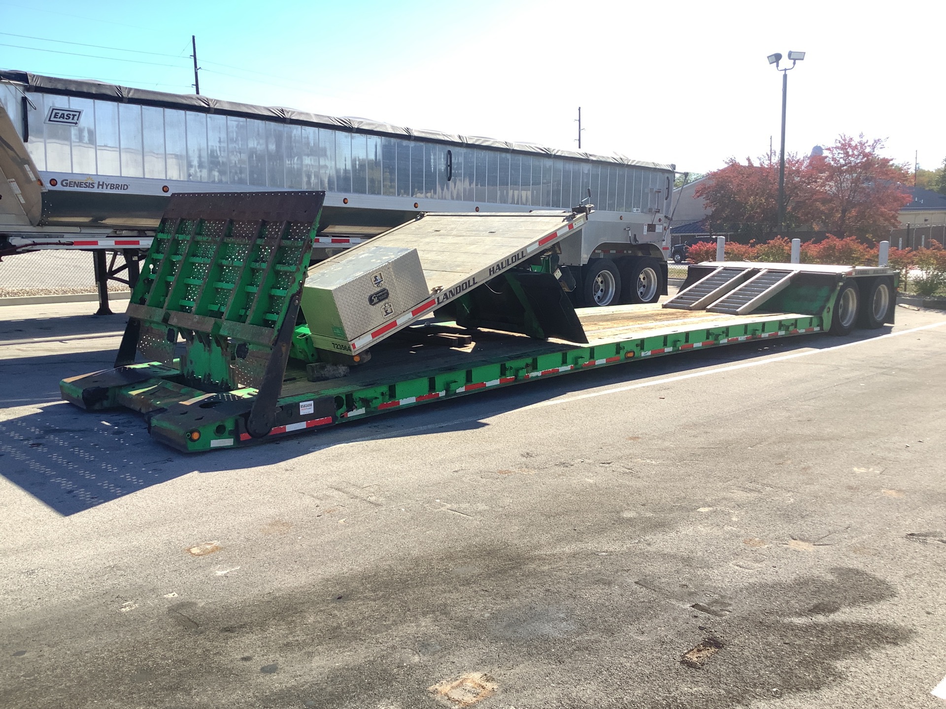 2015 Landoll 825 30 ft 6 in T/A 71950 lb Lowboy Trailer