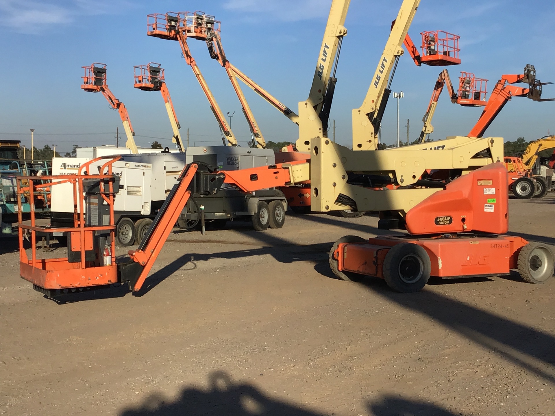 2012 JLG E400AJPN Electric Articulating Boom Lift