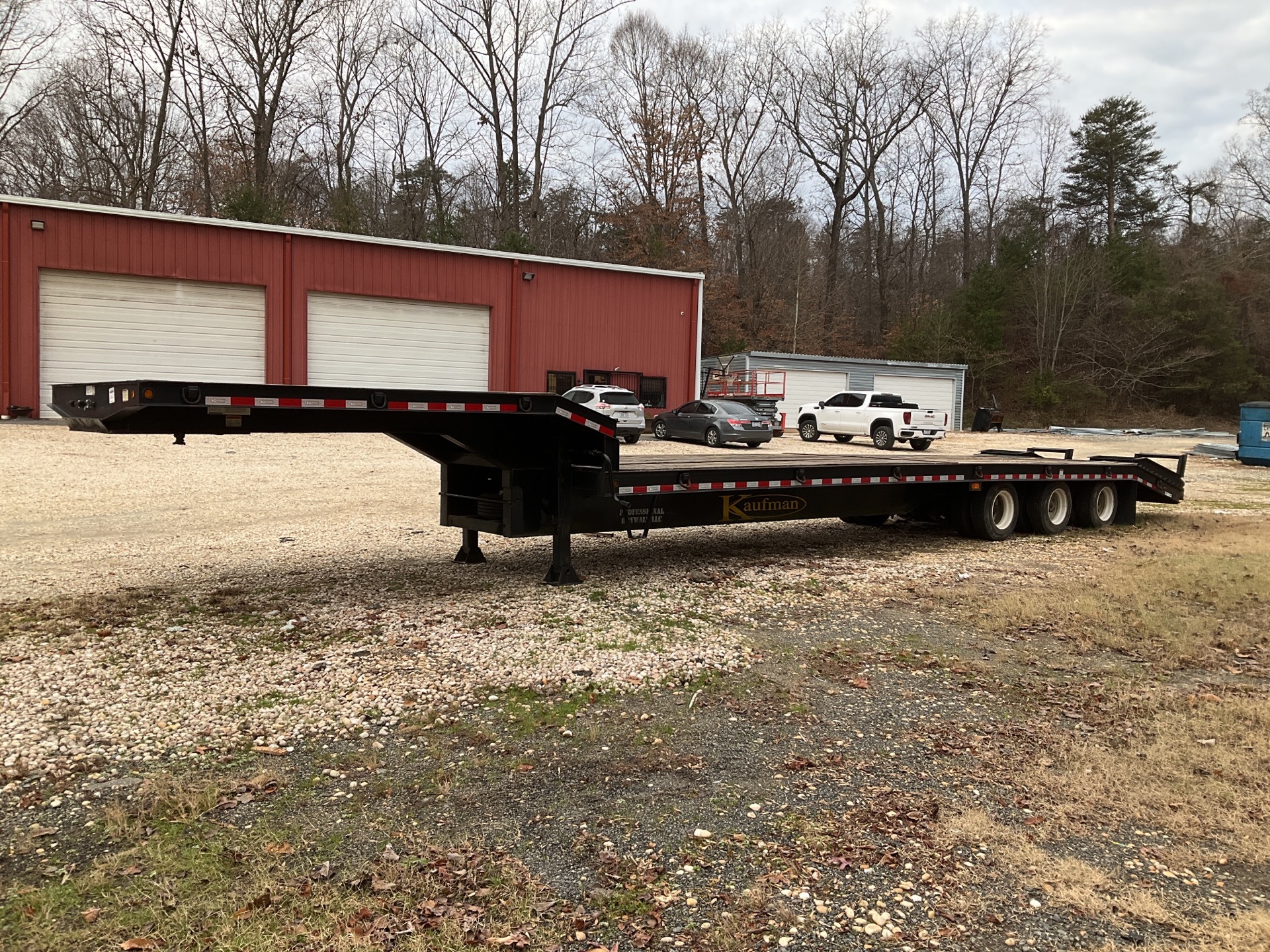 2019 Kaufman 43 ft Tri/A Equipment Trailer