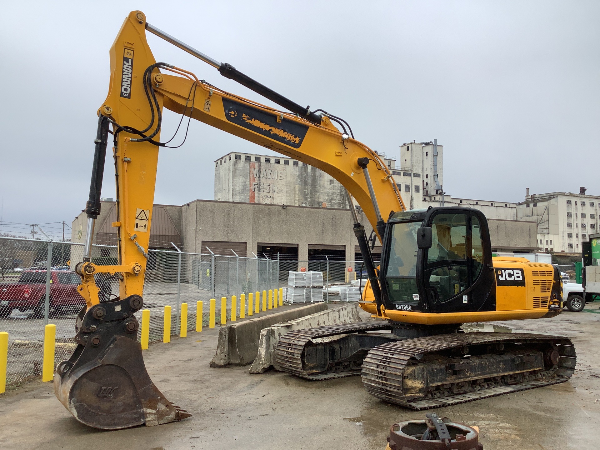 2014 JCB JS220LC Tracked Excavator