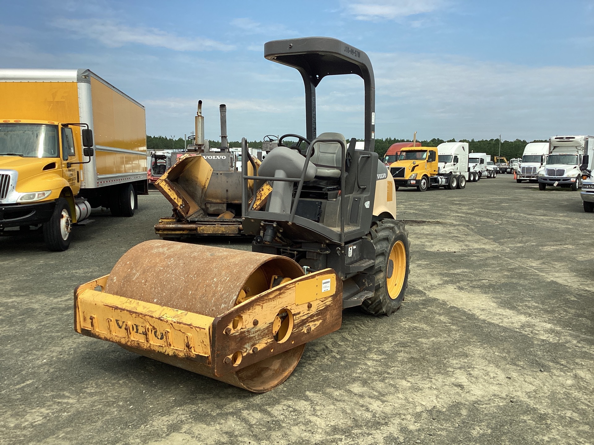 2016 Volvo SD45 Smooth Drum Compactor