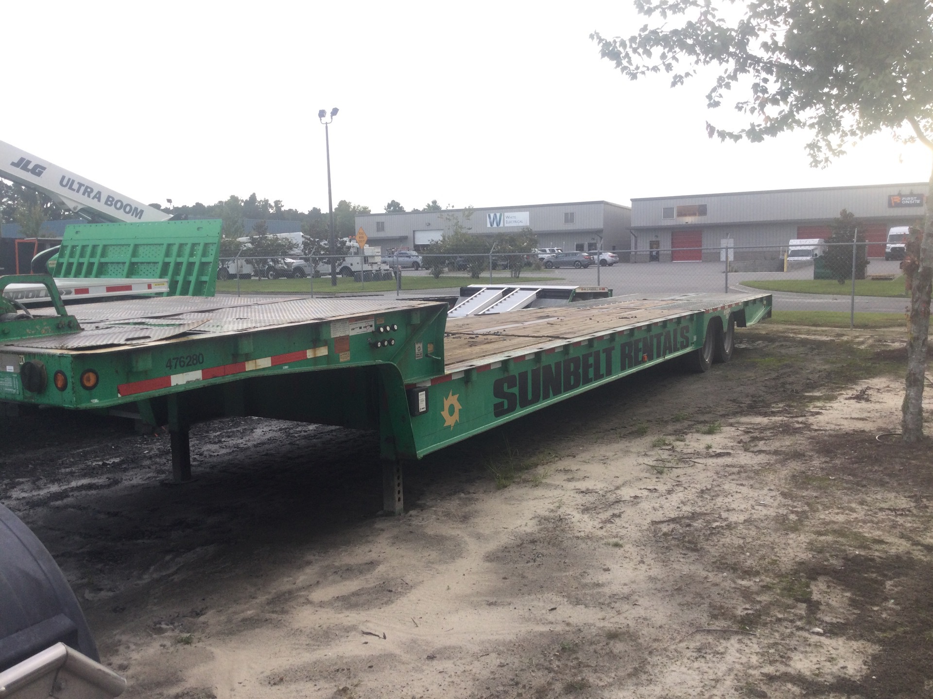 2013 Trail King TK70HT-482 50000 lb 35 ft T/A A-Train Lead hyd.flatbed Hydraulic Tail Trailer