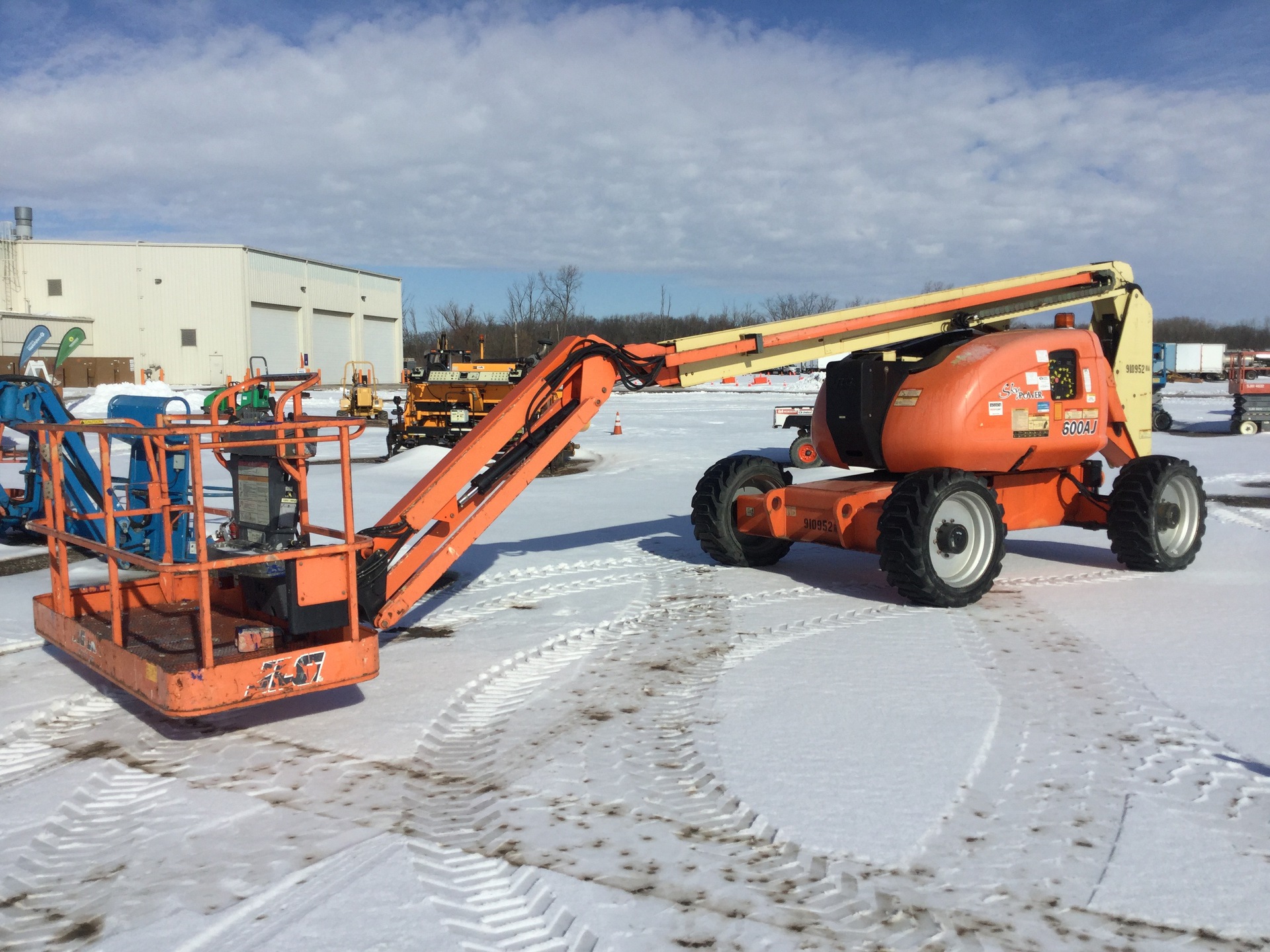 2012 JLG 600AJ 4WD Diesel Articulating Boom Lift